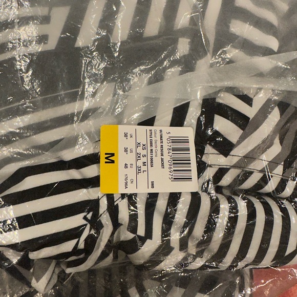 Winters jacket black and white - Picture 13 of 14